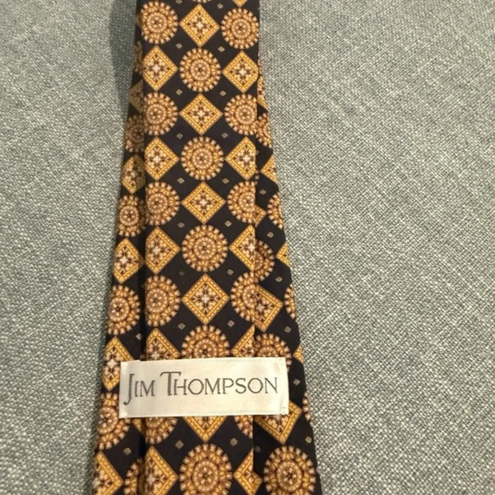 JIM THOMPSON Thai Silk Tie Dark Navy Blue Gold Medallion & Square Classic Design